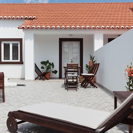Villa Azenhas Do Mar Roadside House Colares Exterior foto