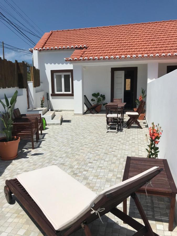 Villa Azenhas Do Mar Roadside House Colares Exterior foto