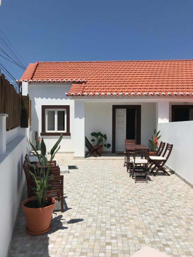 Villa Azenhas Do Mar Roadside House Colares Exterior foto