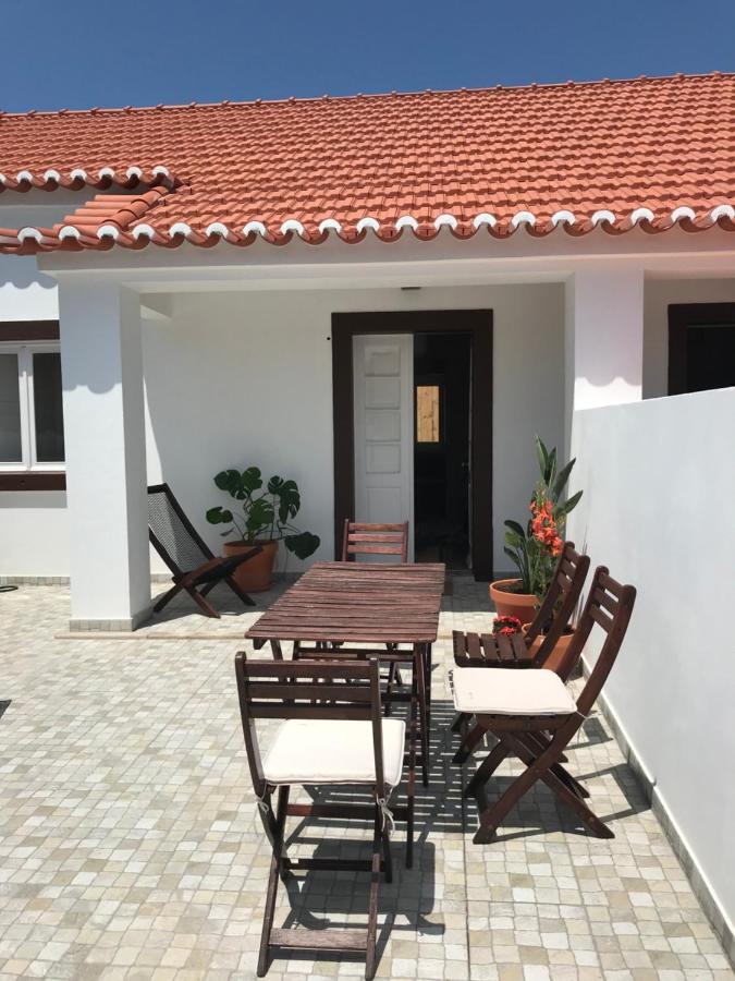 Villa Azenhas Do Mar Roadside House Colares Exterior foto
