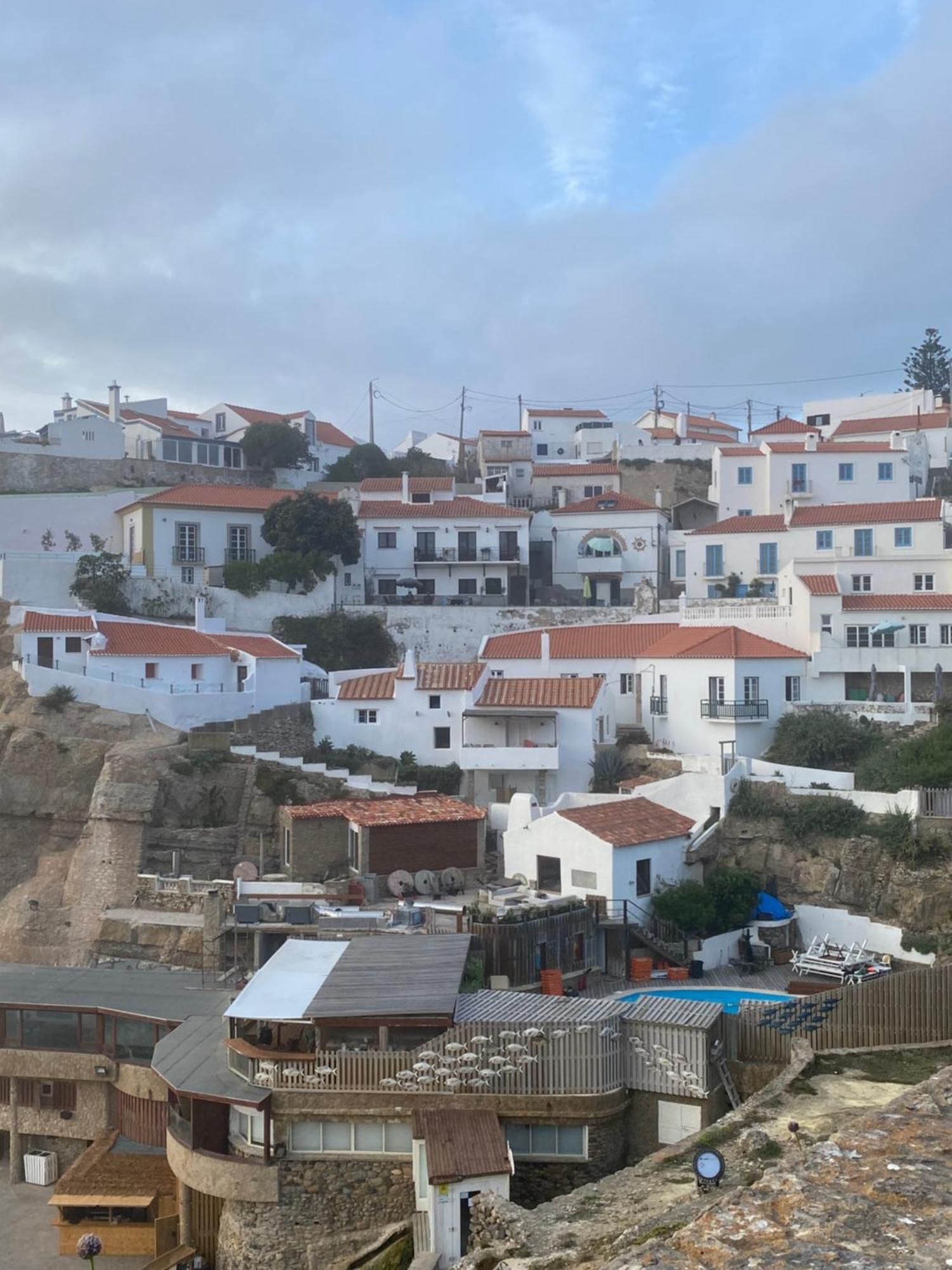 Villa Azenhas Do Mar Roadside House Colares Exterior foto